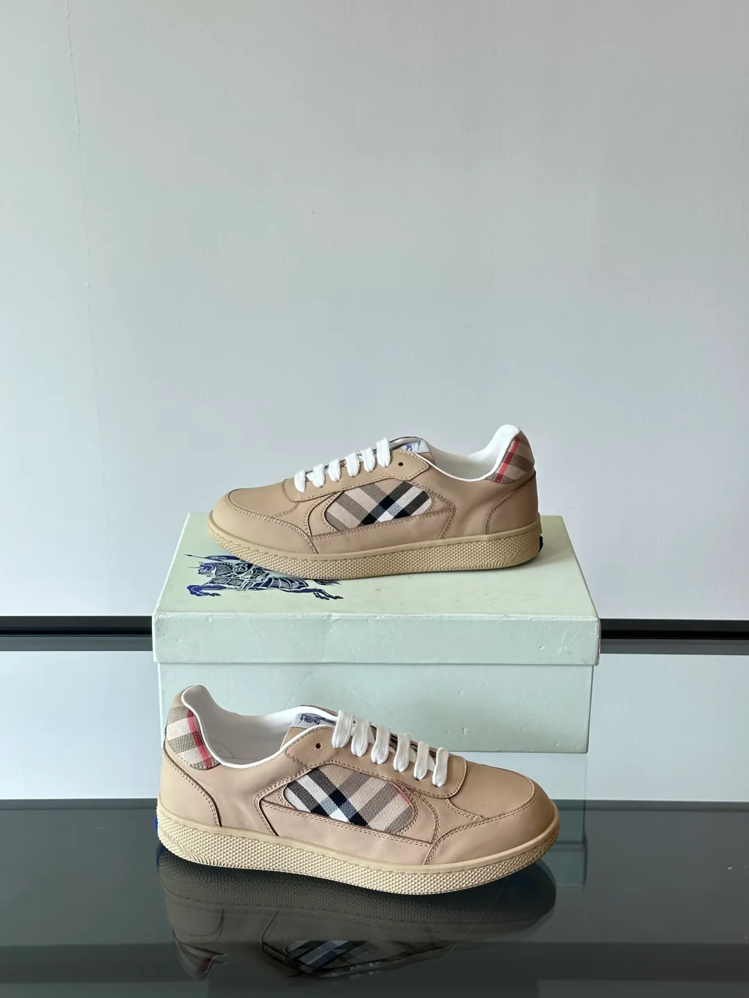 Men's shoes 💰p420 "Burberr＊" men's classic low-top sneakers, reinterpreted with Vintage retro plaid cotton and cowhide materials, decorated with a new brand logo. First-layer sheepskin lining, embossed Burberry lettering logo on the heel, T men's shoes 💰pU original outsole! Code number 38-44 (45 customized)